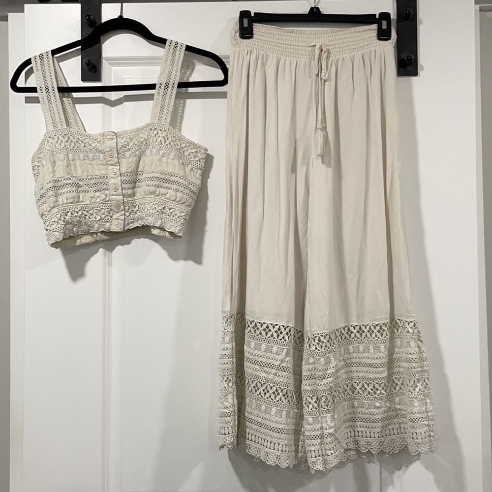 Off-white/cream colored two piece set